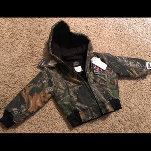 Mossy Oak 2T toddler camo coat, NEVER WORN! NWT